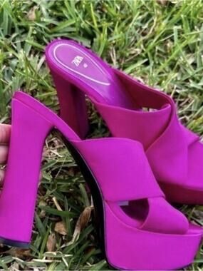 Zara Blogger Favorite chunky high heeled platform sandals